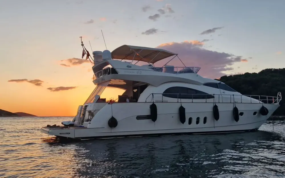 slider 1 Cayman  62 Fly
