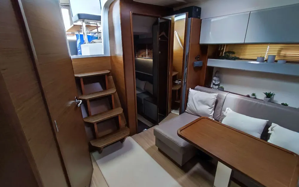 slider 1 Bavaria Sport 40 HT