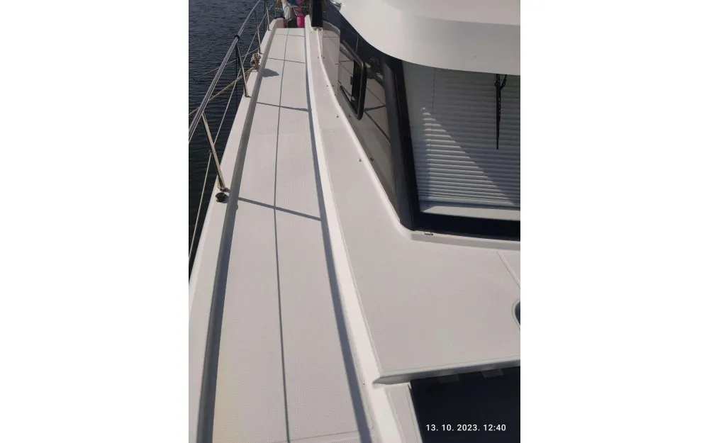 slider 13 Fountaine Pajot My 44