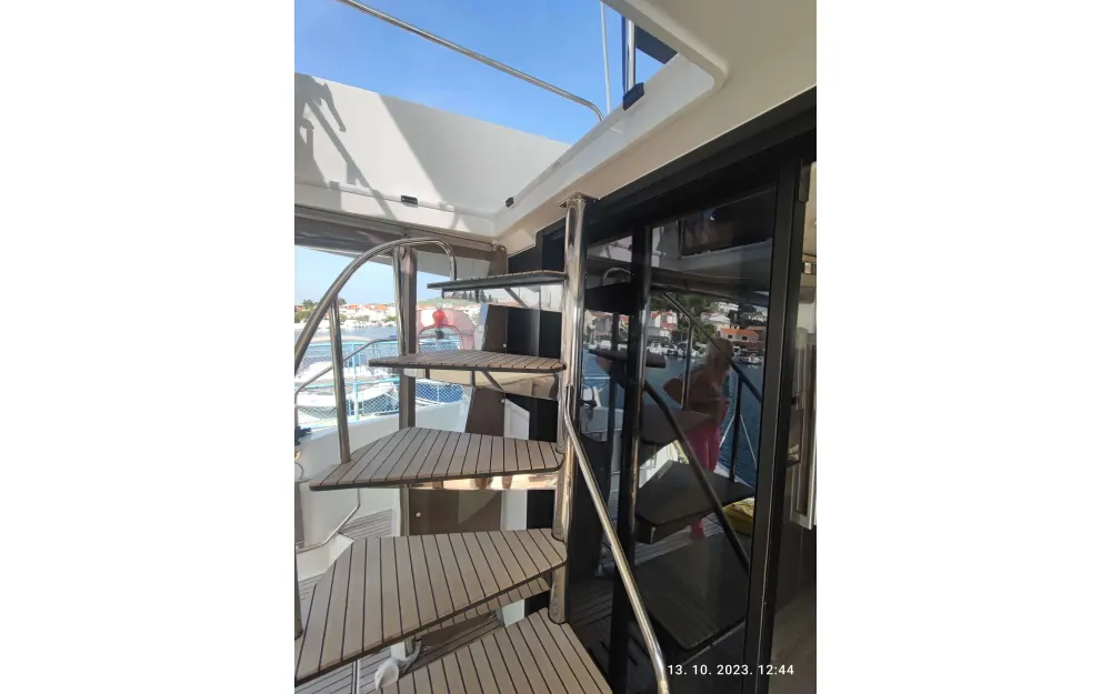 slider 15 Fountaine Pajot My 44