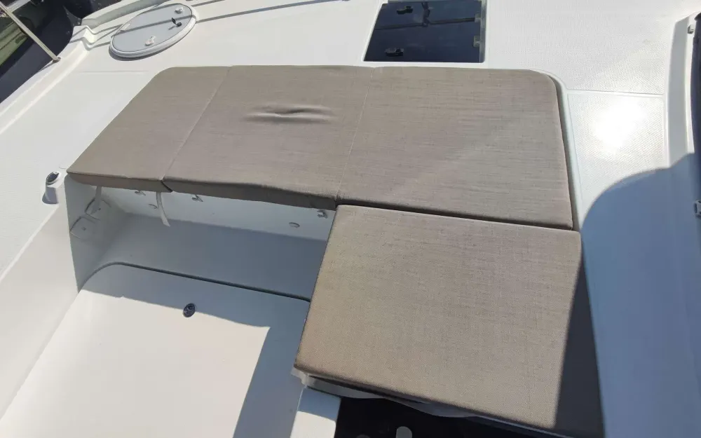 slider 16 Fountaine Pajot My 44