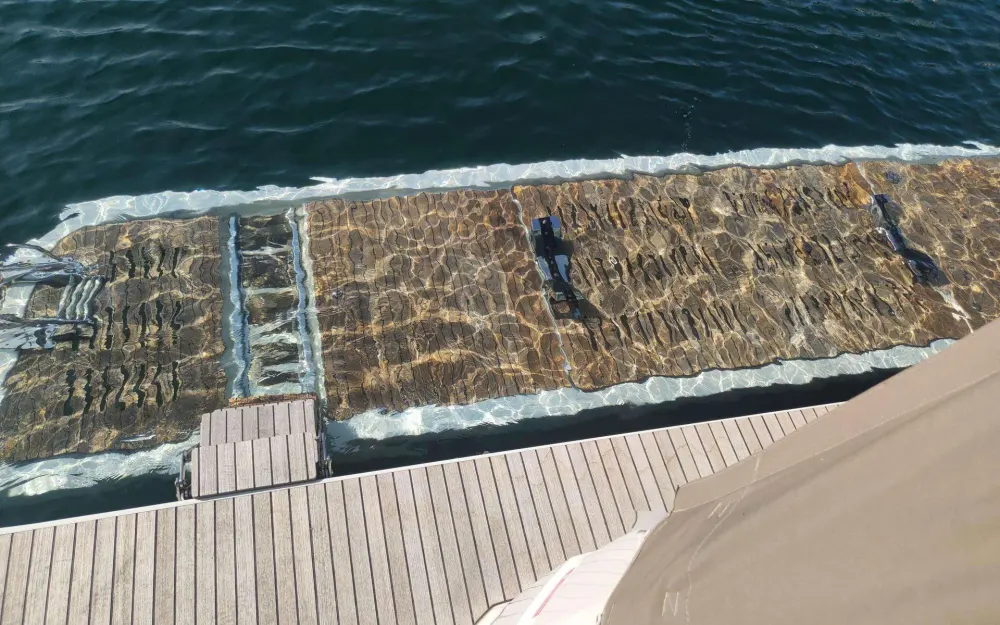 slider 19 Fountaine Pajot My 44