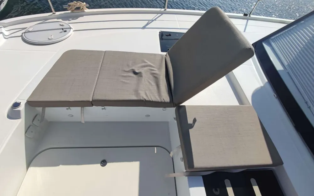 slider 21 Fountaine Pajot My 44