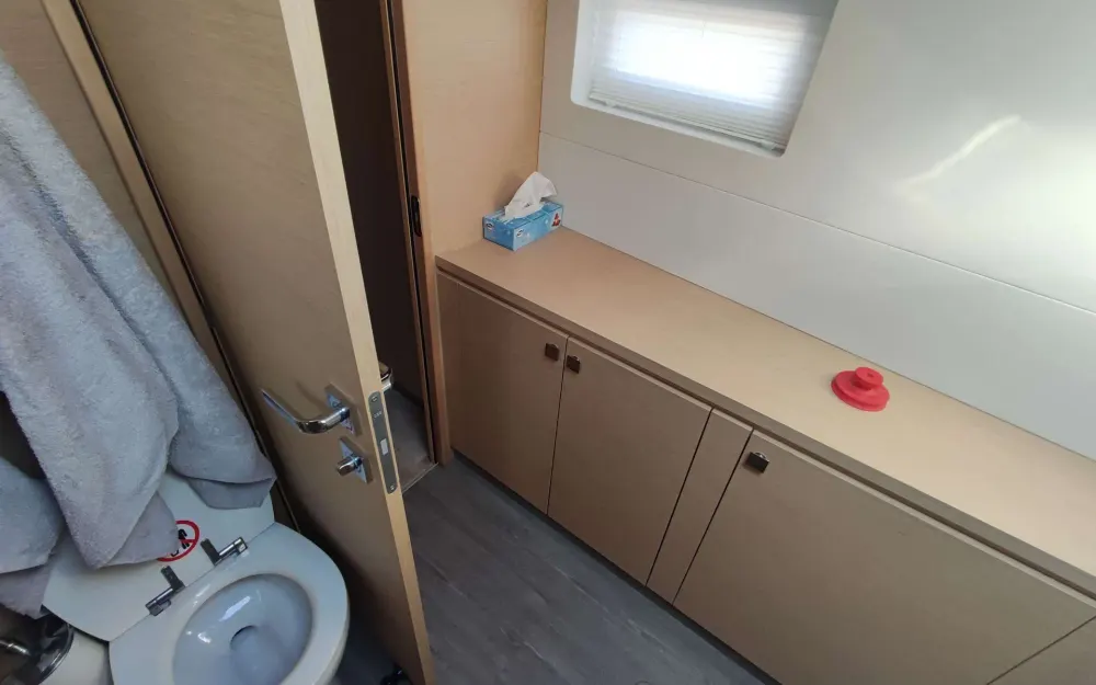 slider 7 Fountaine Pajot My 44