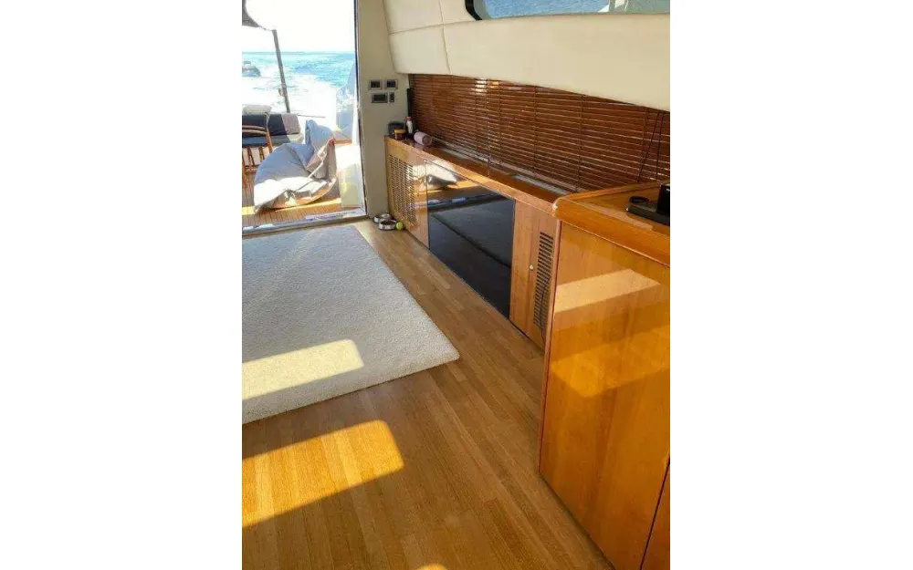 slider 9 Sunseeker Predator 72