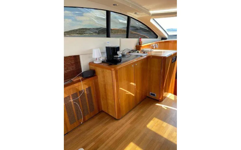 slider 12 Sunseeker Predator 72