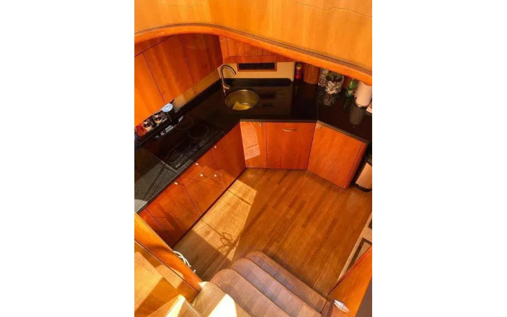 slider 2 Sunseeker Predator 72