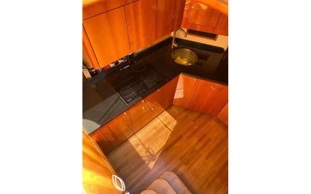 slider 4 Sunseeker Predator 72