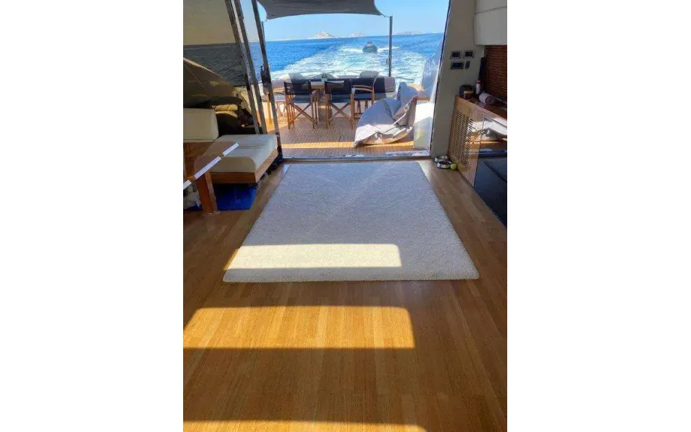 slider 7 Sunseeker Predator 72