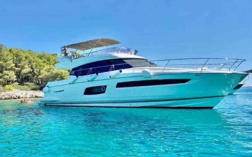 Prestige YachtsPrestige 550 Fly