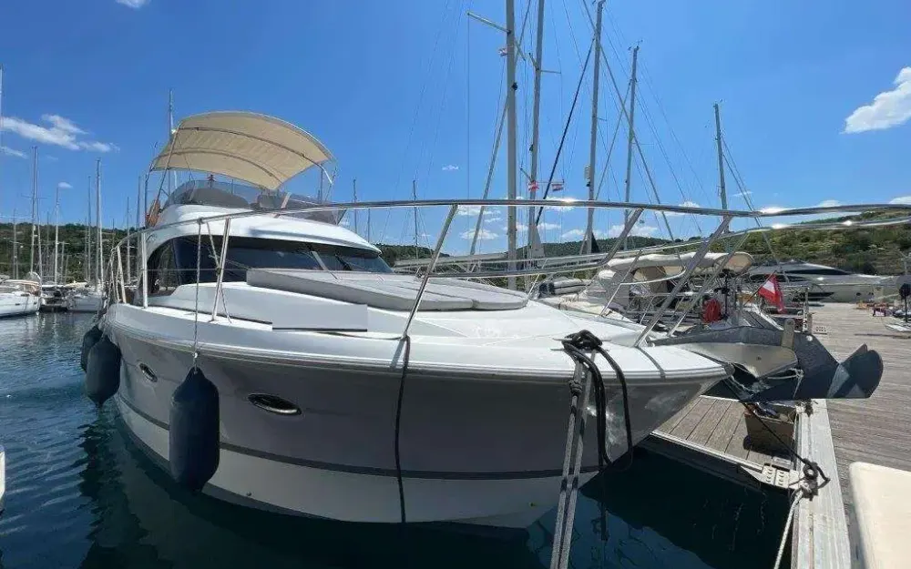 slider 0 Beneteau Antares 12