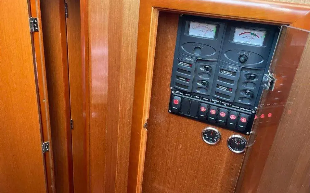 slider 3 Beneteau Antares 12