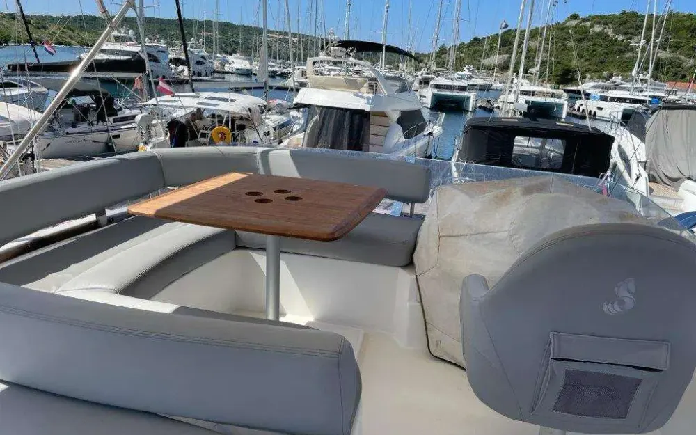 slider 4 Beneteau Antares 12