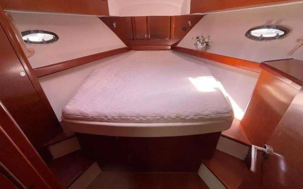 slider 6 Beneteau Antares 12