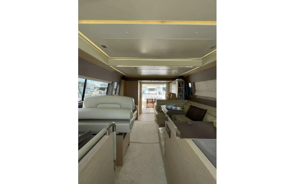 slider 9 Beneteau Monte Carlo 5
