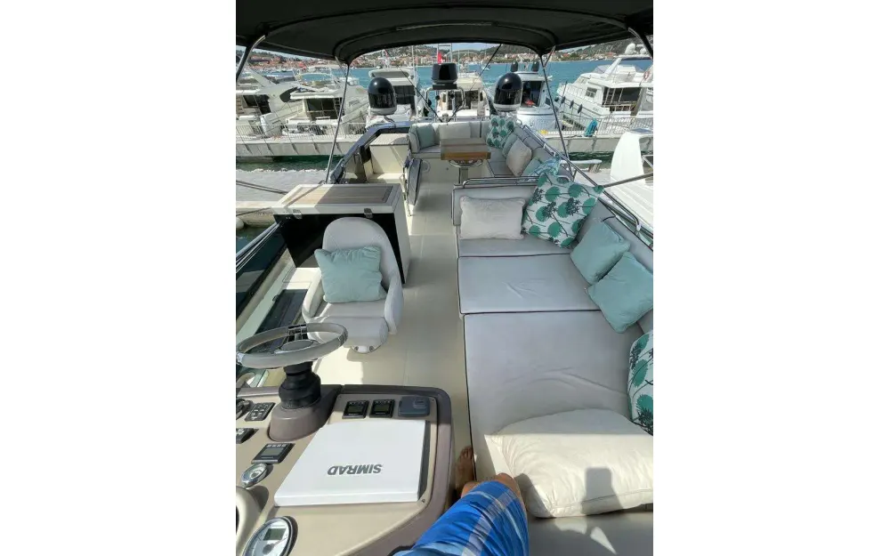 slider 14 Beneteau Monte Carlo 5