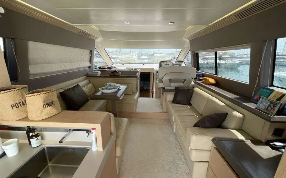 slider 1 Beneteau Monte Carlo 5