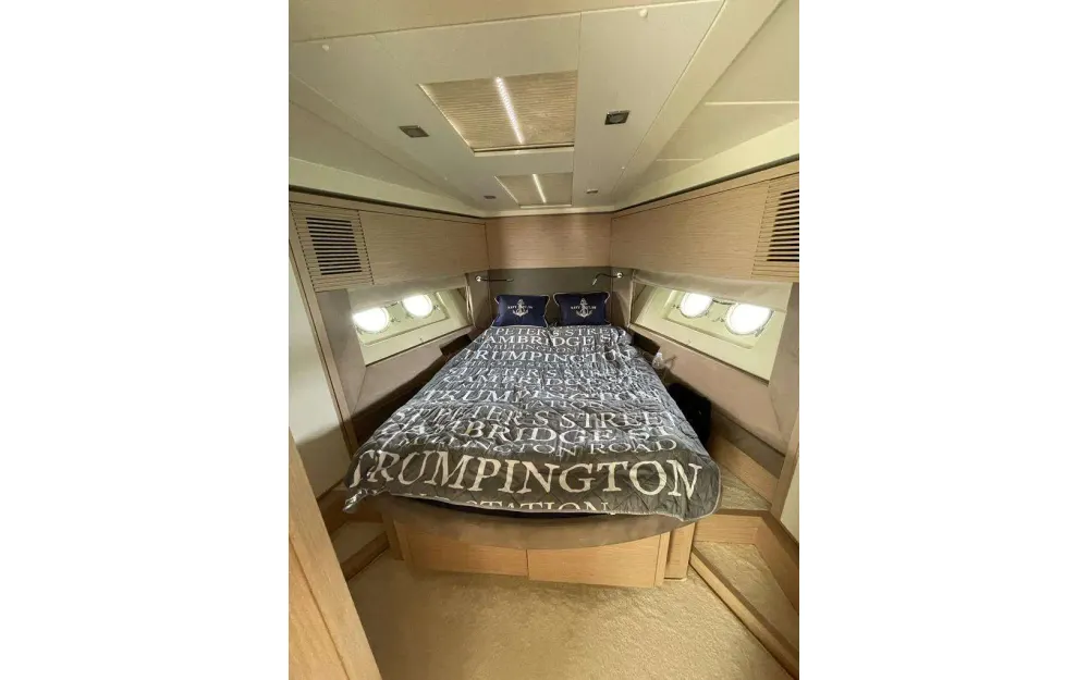 slider 4 Beneteau Monte Carlo 5