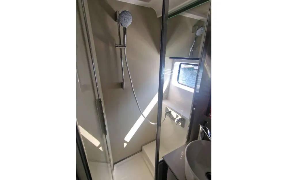 slider 11 Azimut Atlantis 51