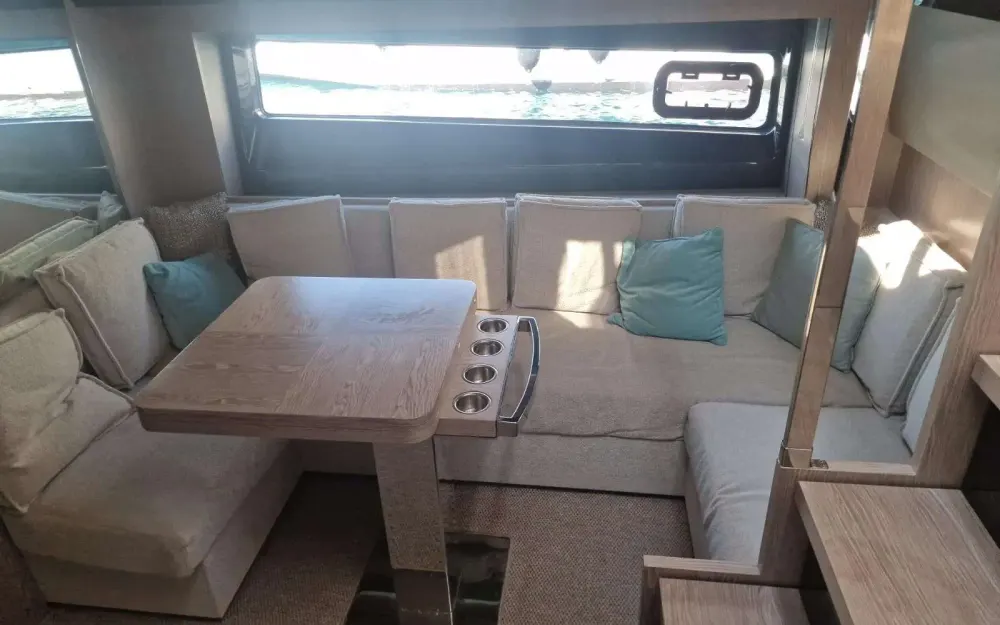 slider 19 Azimut Atlantis 51