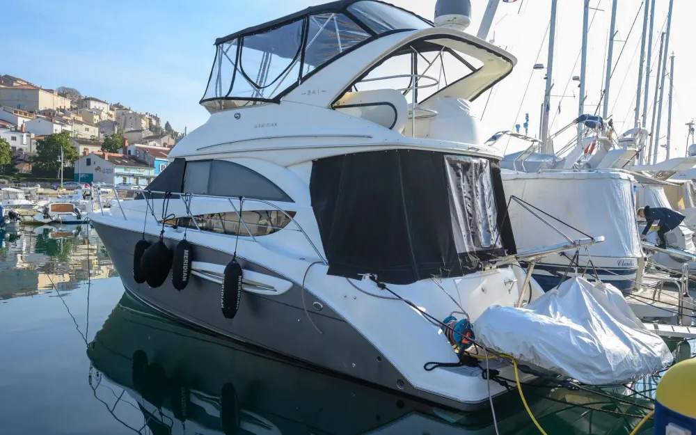 slider 0 Meridian Yacht  341