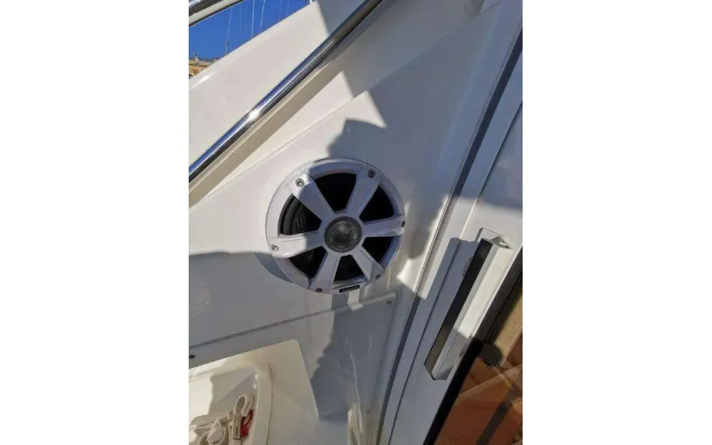 slider 12 Sealine  SC 39