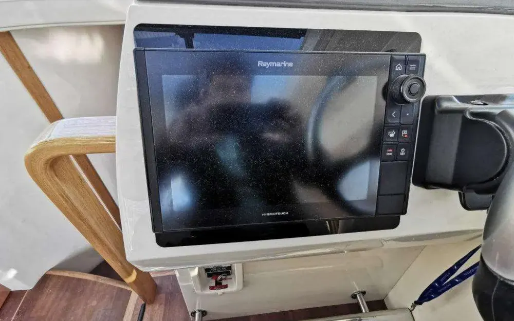 slider 7 Sealine  SC 39