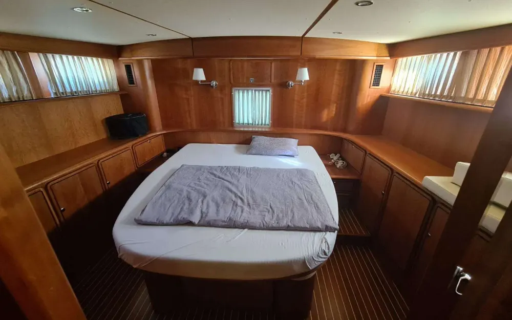 slider 13 Linssen  470 Grand Sturdy