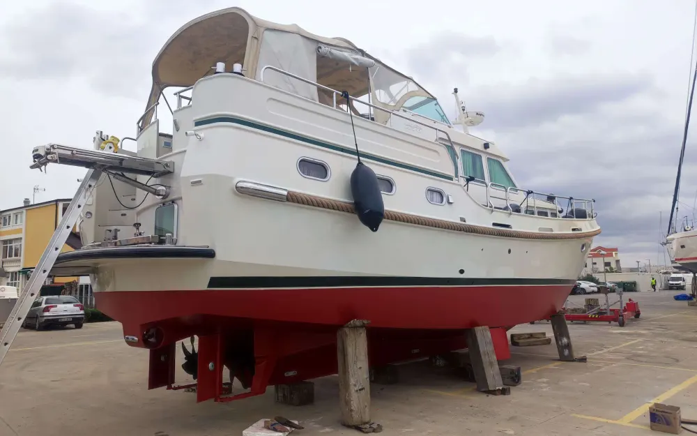 slider 8 Linssen  470 Grand Sturdy