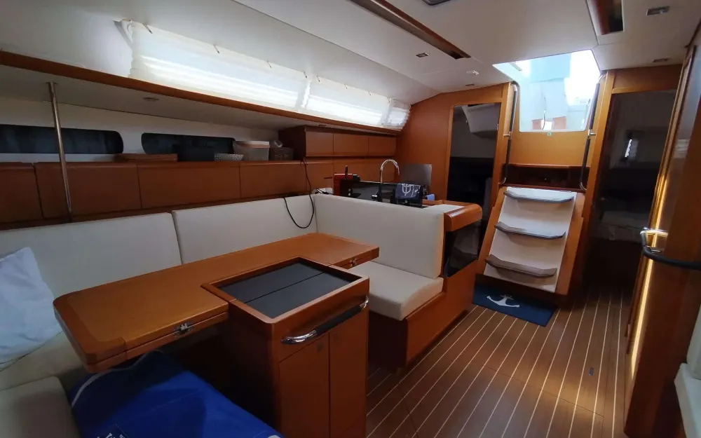 slider 13 Jeanneau Sun Odyssey 439