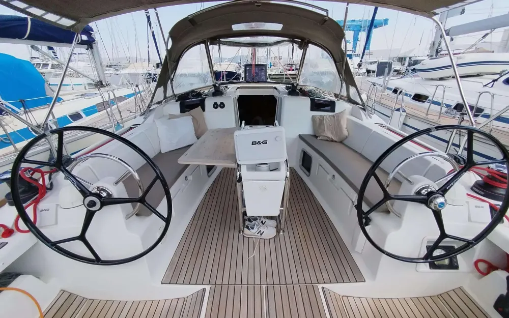 slider 14 Jeanneau Sun Odyssey 439