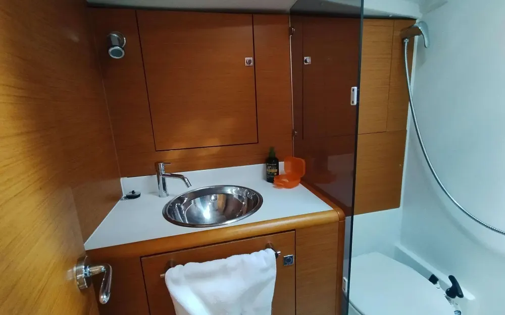 slider 1 Jeanneau Sun Odyssey 439