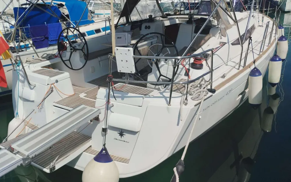 slider 5 Jeanneau Sun Odyssey 439