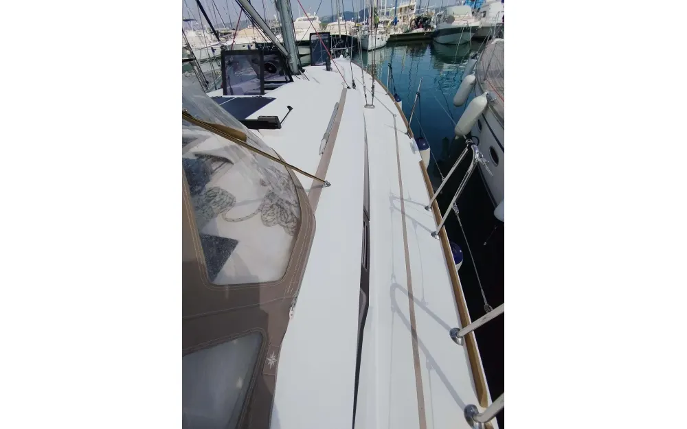 slider 6 Jeanneau Sun Odyssey 439