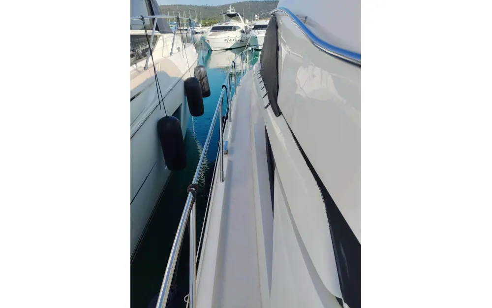 slider 9 Fairline Phantom 50
