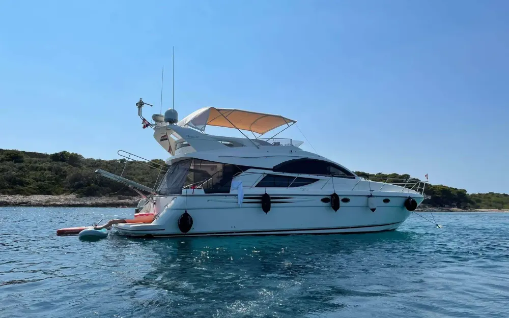 slider 12 Fairline Phantom 50