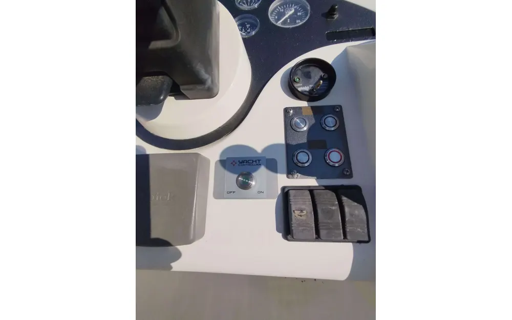 slider 15 Fairline Phantom 50