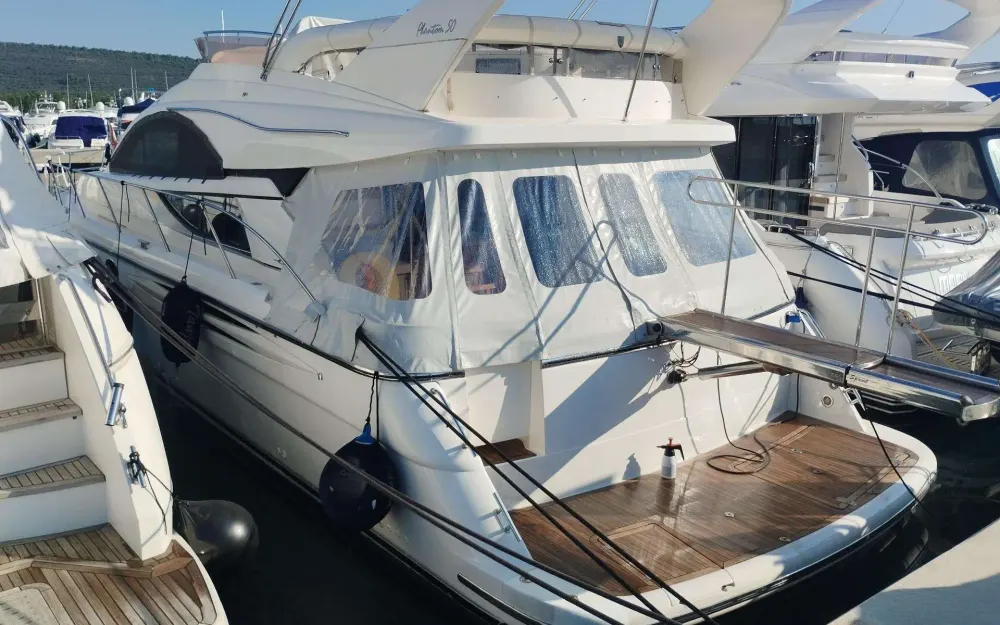 slider 22 Fairline Phantom 50