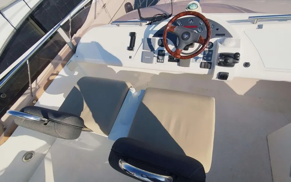 slider 28 Fairline Phantom 50