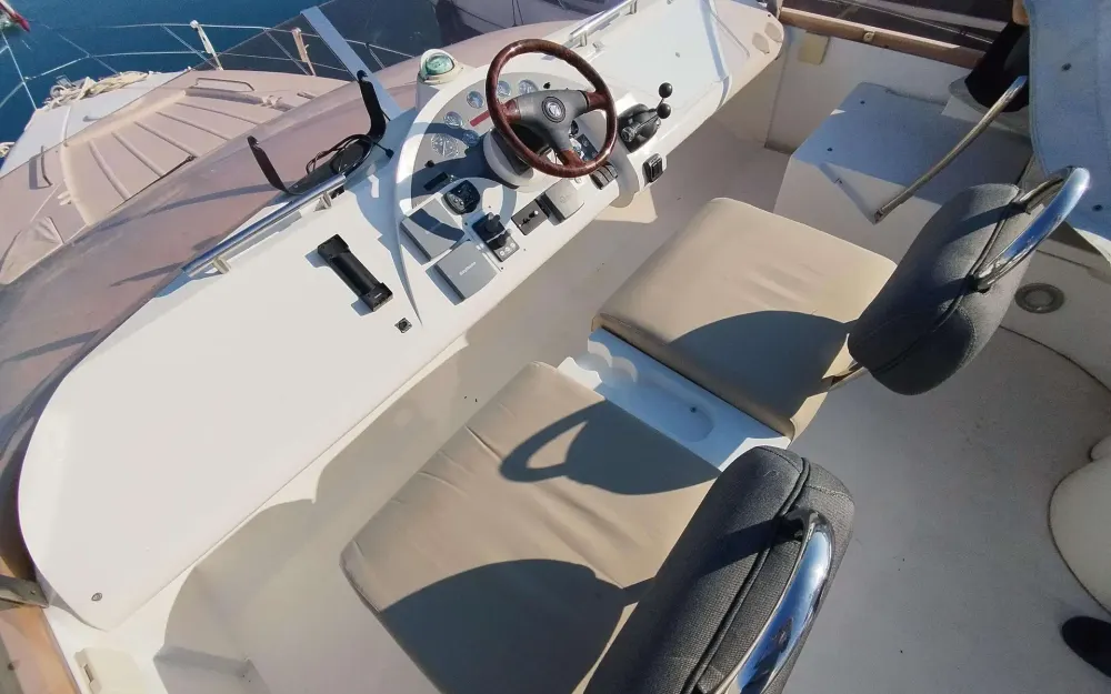 slider 31 Fairline Phantom 50