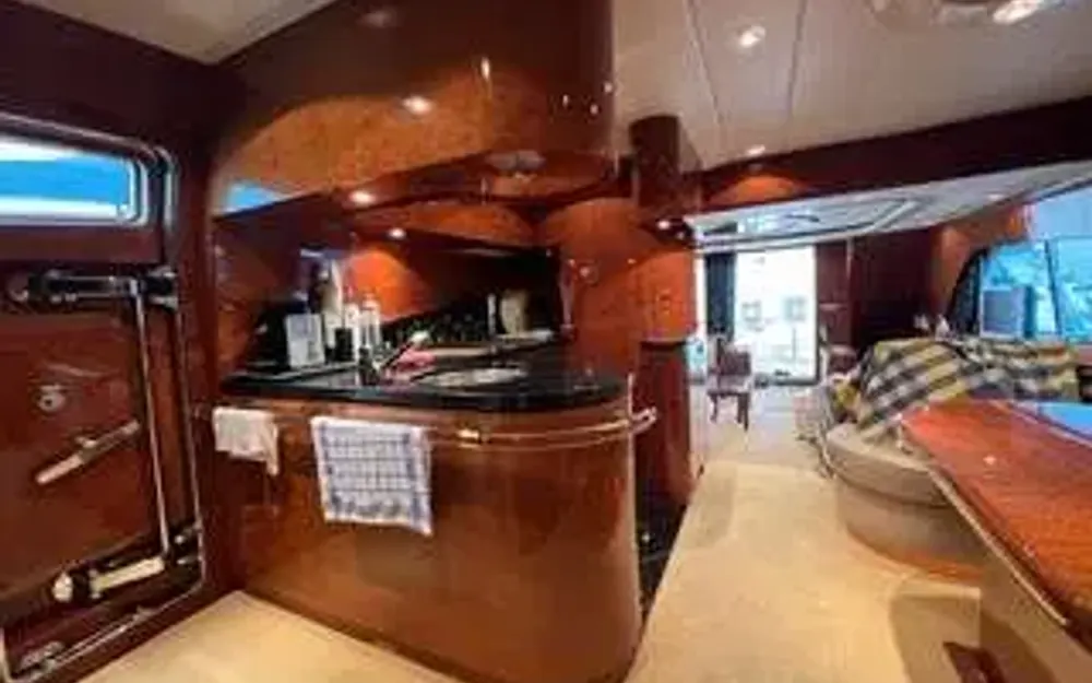 slider 18 Elegance Yachts Elegance 65