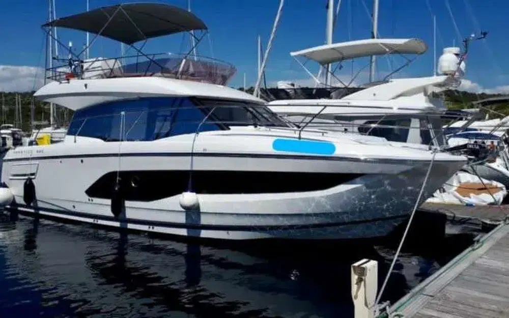 slider 9 Prestige Yachts 420 Fly