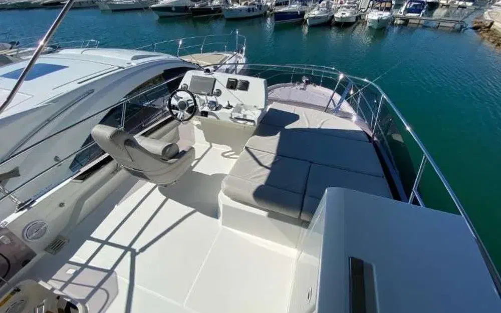 slider 11 Prestige Yachts 420 Fly