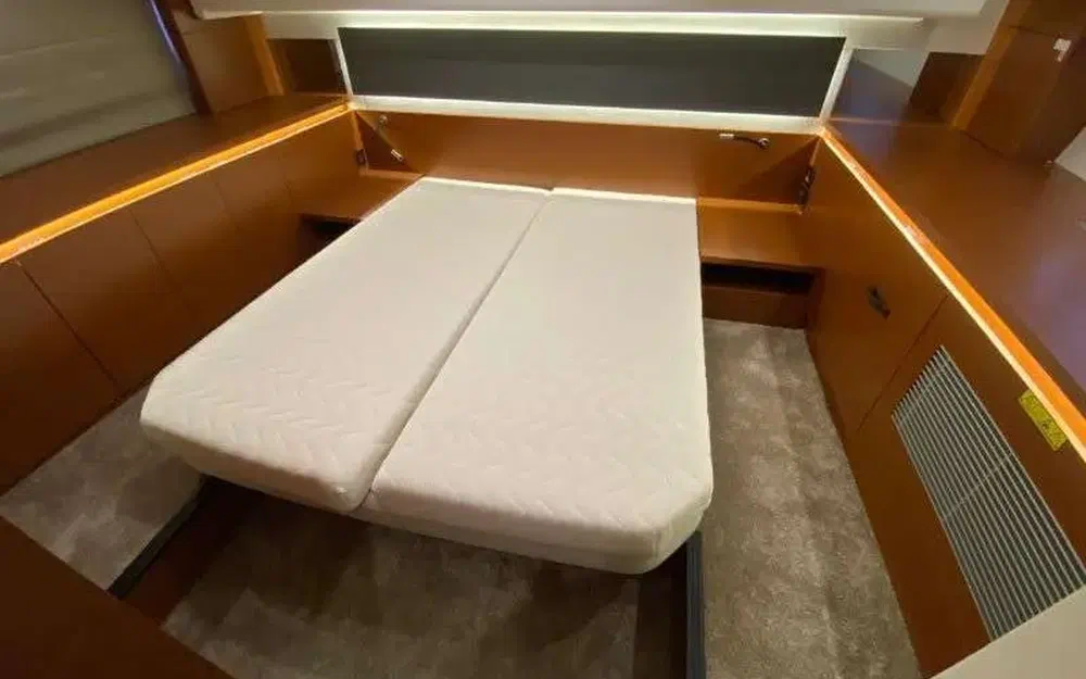 slider 2 Prestige Yachts 420 Fly