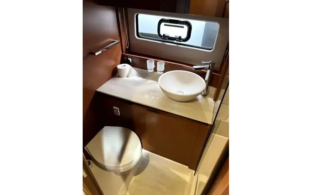 slider 6 Jeanneau Prestige 420 Fly