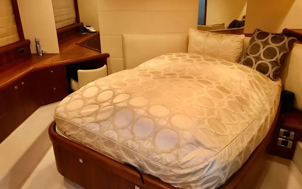 slider 3 Sunseeker Predator 52