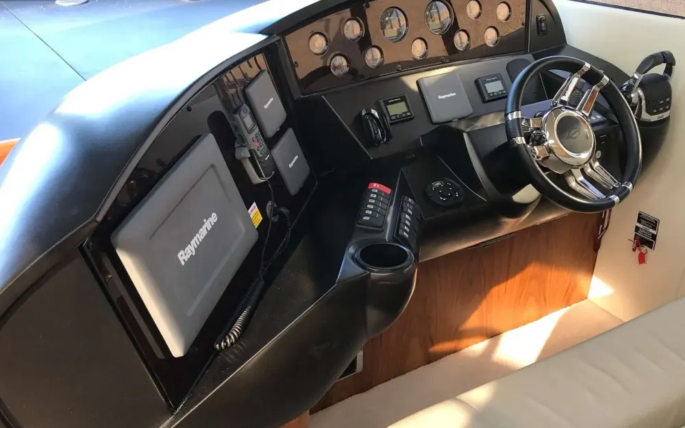 slider 4 Sunseeker Predator 52