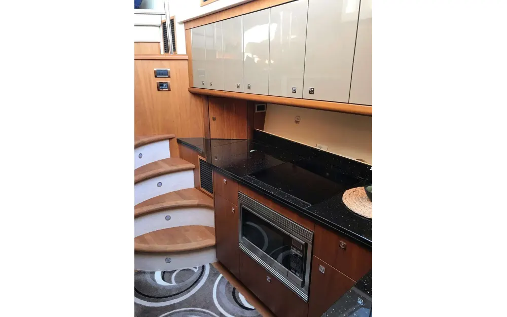 slider 5 Sunseeker Predator 52