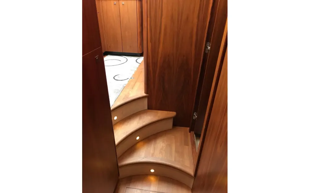 slider 7 Sunseeker Predator 52
