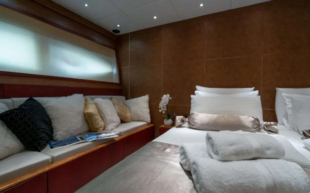slider 18 Fashion Yachts Fashion 68